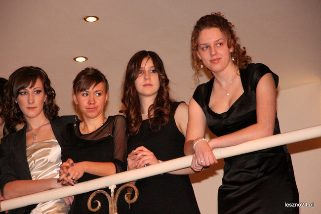 Studniówkowe szaleństwo I LO (zdjęcia)