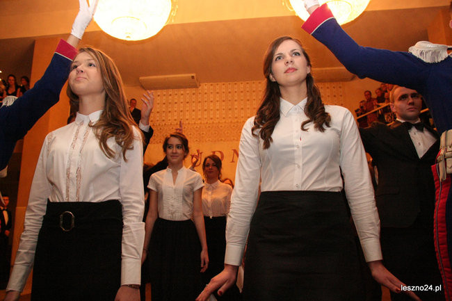 Studniówkowe szaleństwo I LO (zdjęcia)