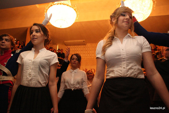 Studniówkowe szaleństwo I LO (zdjęcia)