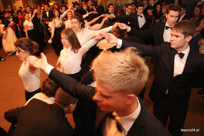 Studniówkowe szaleństwo I LO (zdjęcia)