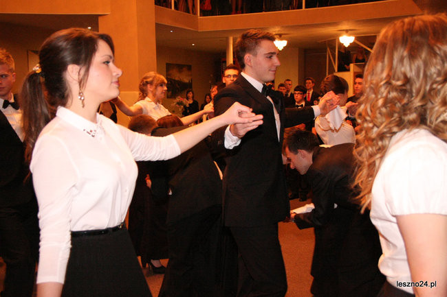 Studniówkowe szaleństwo I LO (zdjęcia)