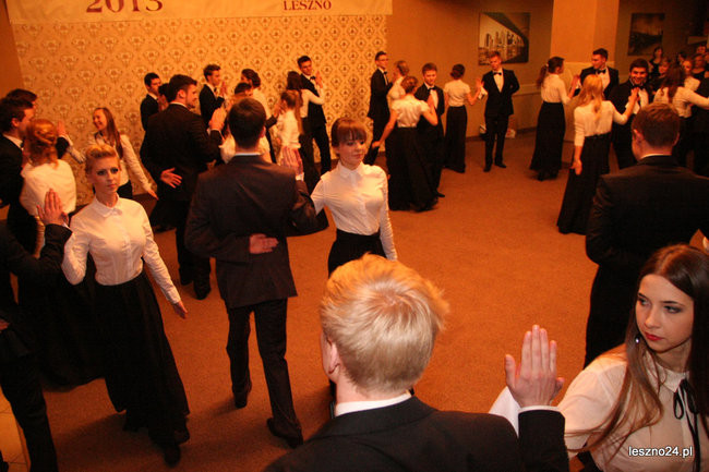 Studniówkowe szaleństwo I LO (zdjęcia)