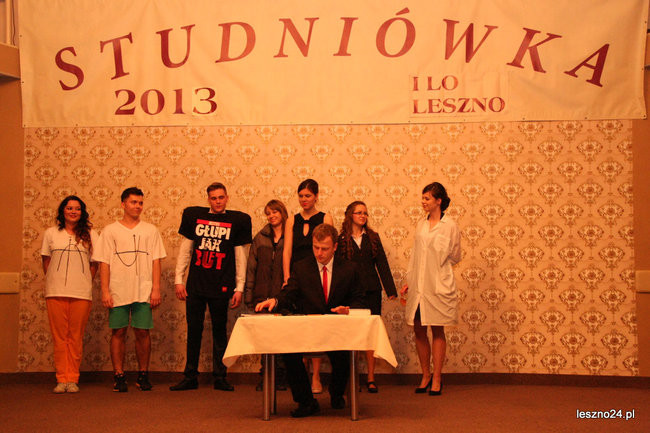 Studniówkowe szaleństwo I LO (zdjęcia)