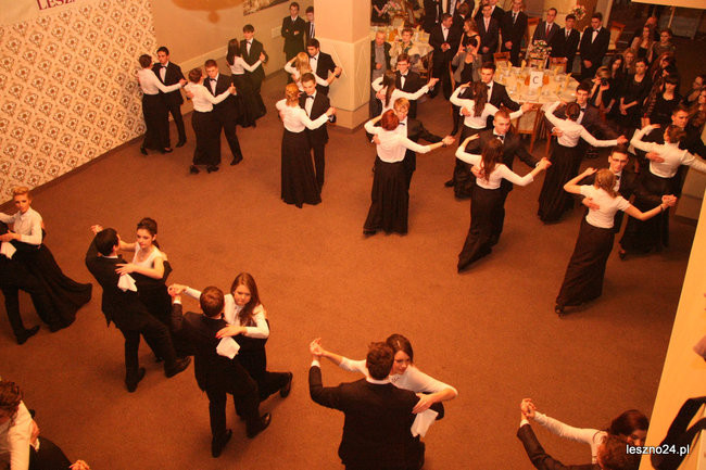 Studniówkowe szaleństwo I LO (zdjęcia)