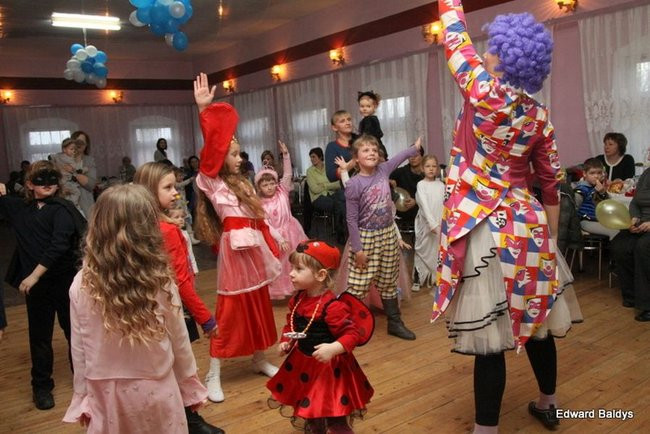Dziecięcy karnawał w Wojnowicach (zdjęcia)