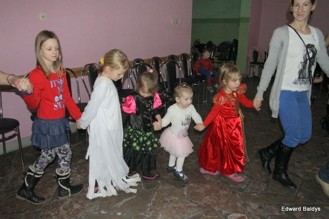 Dziecięcy karnawał w Wojnowicach (zdjęcia)