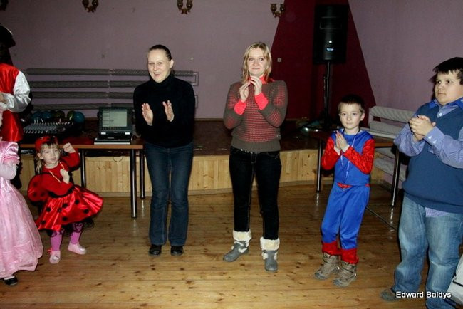 Dziecięcy karnawał w Wojnowicach (zdjęcia)