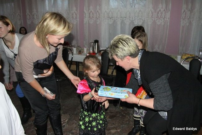 Dziecięcy karnawał w Wojnowicach (zdjęcia)