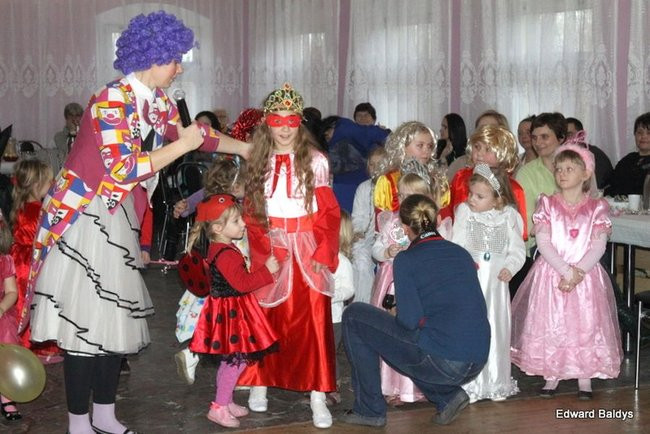 Dziecięcy karnawał w Wojnowicach (zdjęcia)