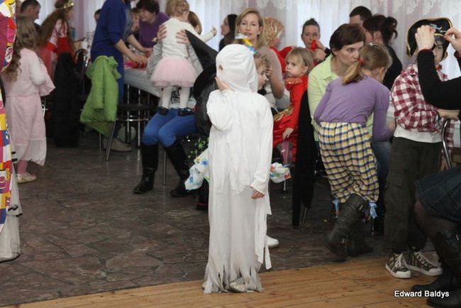 Dziecięcy karnawał w Wojnowicach (zdjęcia)