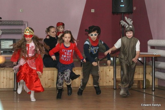 Dziecięcy karnawał w Wojnowicach (zdjęcia)