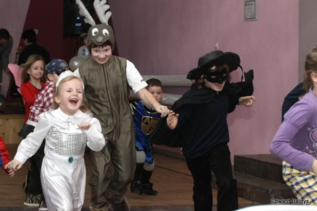 Dziecięcy karnawał w Wojnowicach (zdjęcia)