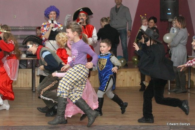 Dziecięcy karnawał w Wojnowicach (zdjęcia)