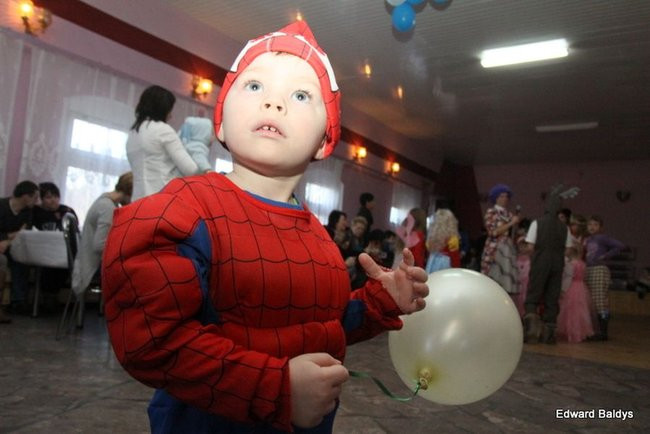 Dziecięcy karnawał w Wojnowicach (zdjęcia)