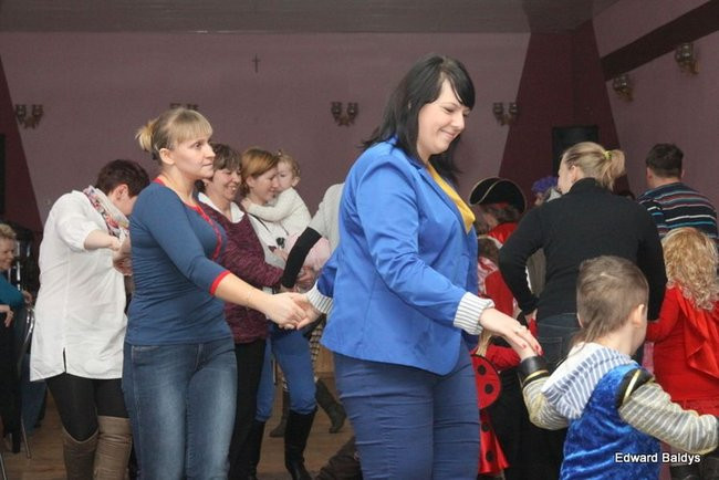Dziecięcy karnawał w Wojnowicach (zdjęcia)