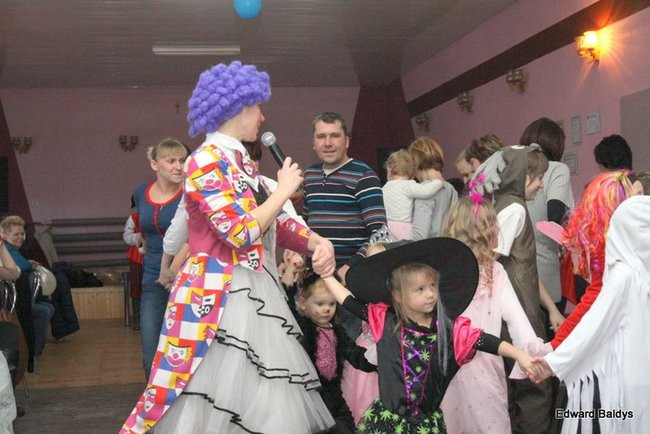 Dziecięcy karnawał w Wojnowicach (zdjęcia)