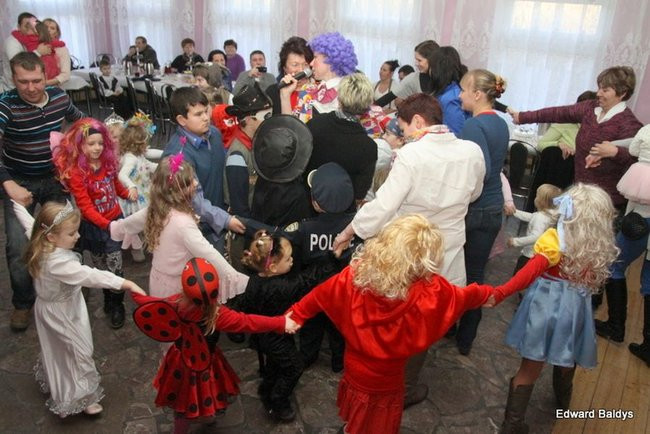 Dziecięcy karnawał w Wojnowicach (zdjęcia)