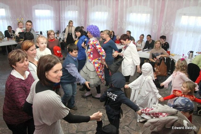 Dziecięcy karnawał w Wojnowicach (zdjęcia)