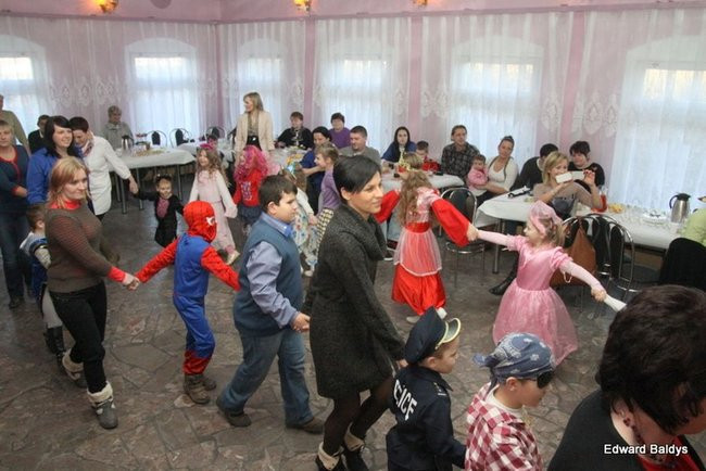 Dziecięcy karnawał w Wojnowicach (zdjęcia)