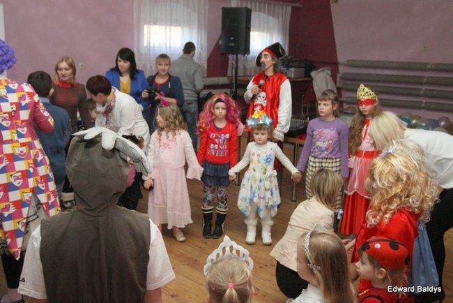 Dziecięcy karnawał w Wojnowicach (zdjęcia)