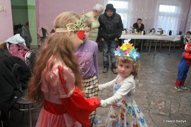 Dziecięcy karnawał w Wojnowicach (zdjęcia)