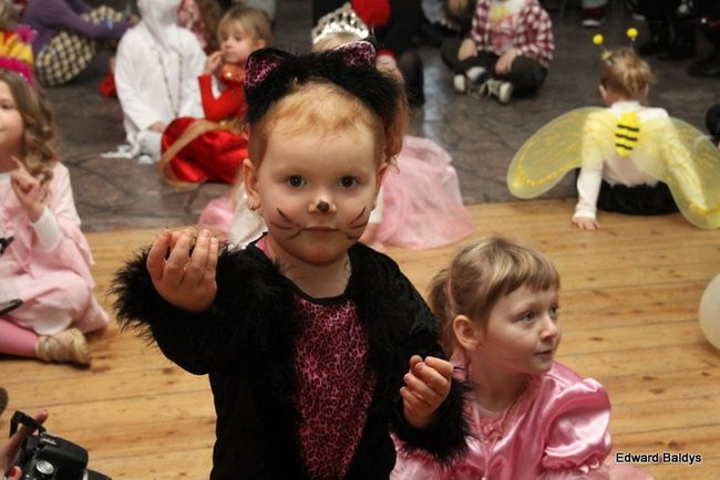 Dziecięcy karnawał w Wojnowicach (zdjęcia)
