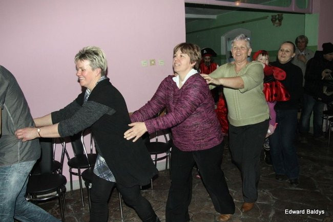 Dziecięcy karnawał w Wojnowicach (zdjęcia)