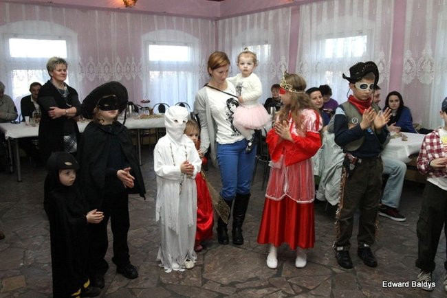 Dziecięcy karnawał w Wojnowicach (zdjęcia)