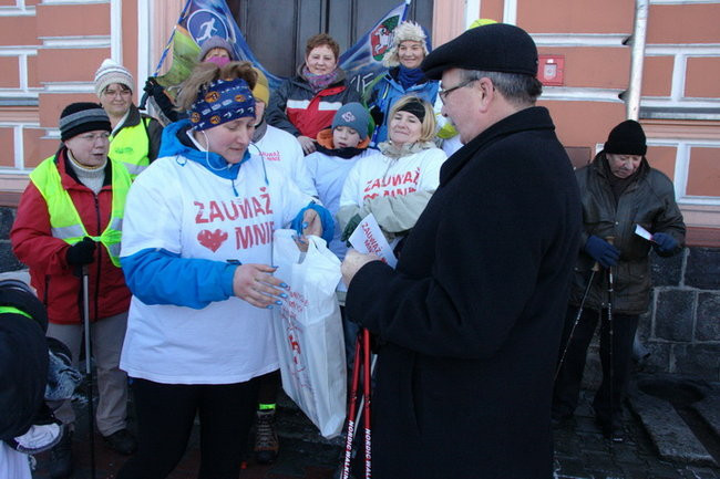 Proszą o wyrozumiałość dla chorych (zdjęcia)