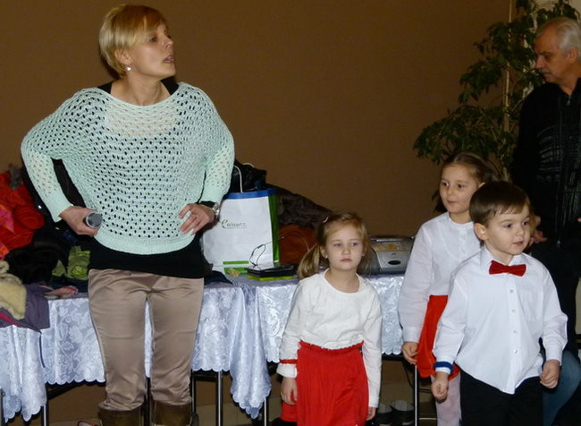 Wspólne tańce seniorów i przedszkolaków (zdjęcia)