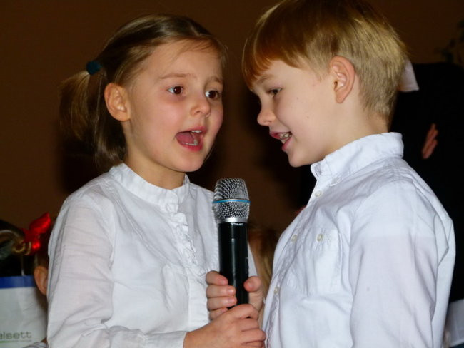 Wspólne tańce seniorów i przedszkolaków (zdjęcia)