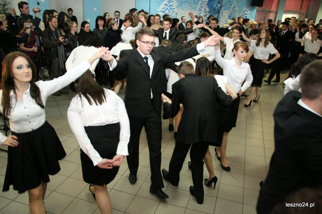 II LO bawi się u siebie (zdjęcia)