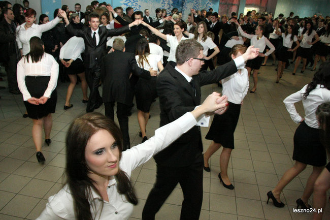 II LO bawi się u siebie (zdjęcia)