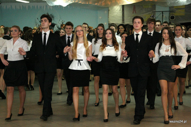 II LO bawi się u siebie (zdjęcia)