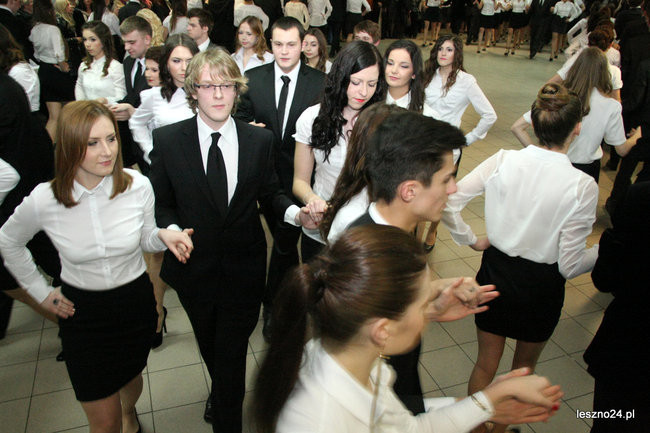 II LO bawi się u siebie (zdjęcia)