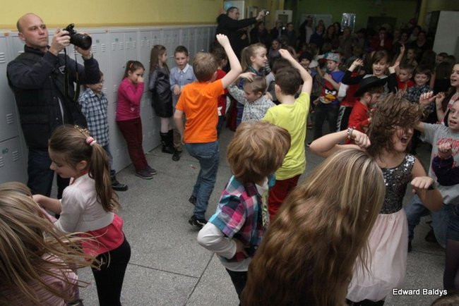 Dyskoteka młodego człowieka w SP 12 (zdjęcia)