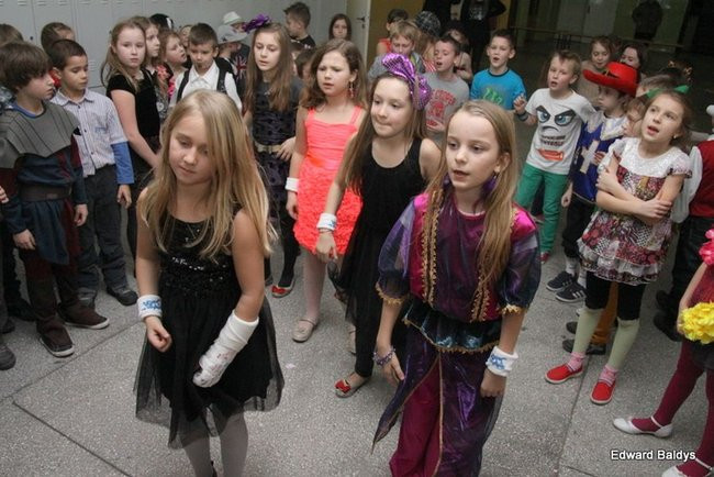 Dyskoteka młodego człowieka w SP 12 (zdjęcia)