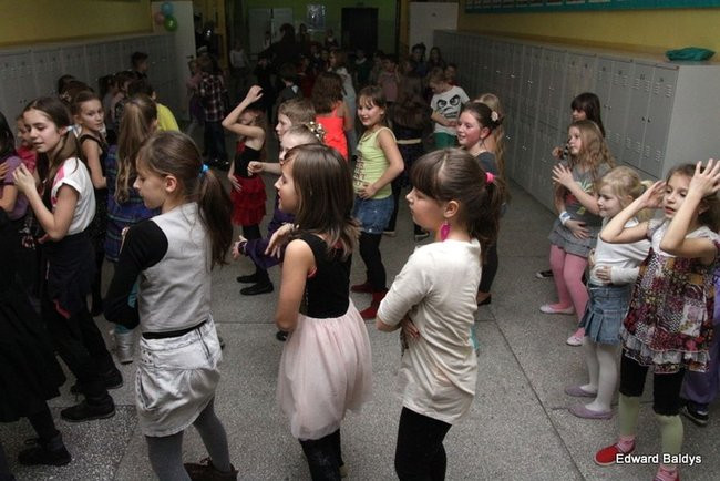 Dyskoteka młodego człowieka w SP 12 (zdjęcia)