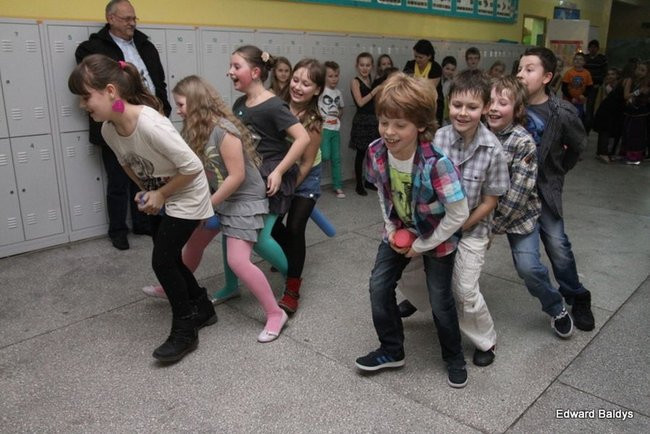 Dyskoteka młodego człowieka w SP 12 (zdjęcia)