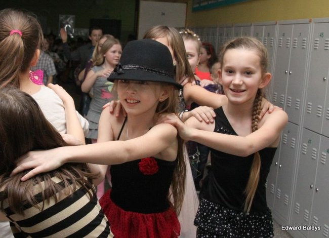 Dyskoteka młodego człowieka w SP 12 (zdjęcia)