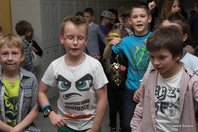 Dyskoteka młodego człowieka w SP 12 (zdjęcia)