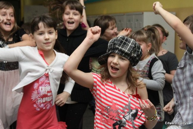 Dyskoteka młodego człowieka w SP 12 (zdjęcia)