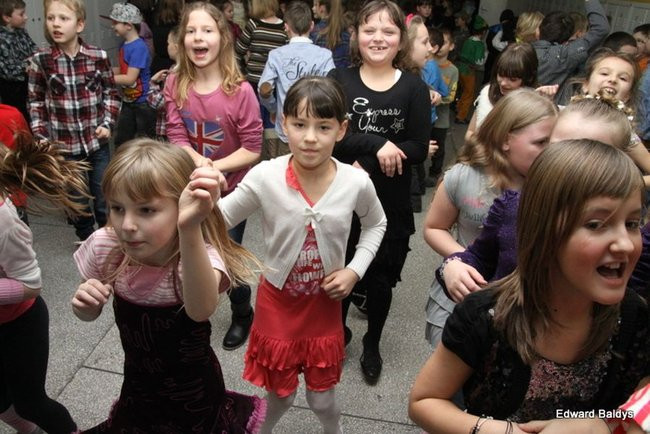 Dyskoteka młodego człowieka w SP 12 (zdjęcia)