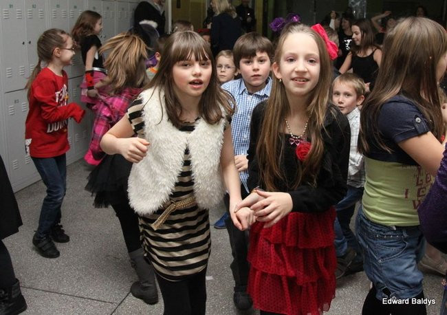 Dyskoteka młodego człowieka w SP 12 (zdjęcia)