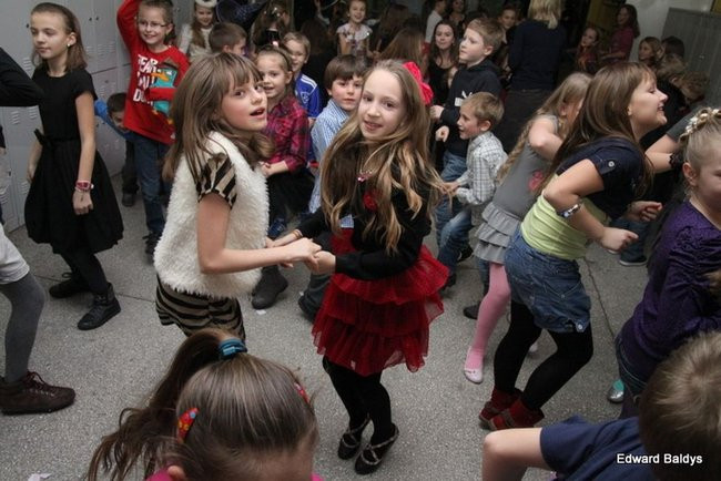 Dyskoteka młodego człowieka w SP 12 (zdjęcia)