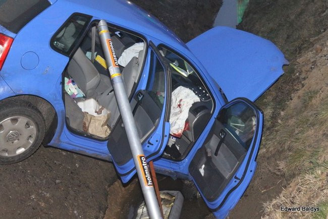 Czołowe zderzenia volkswagenów. Są ofiary (zdjęcia)