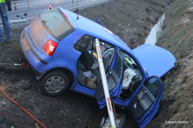 Czołowe zderzenia volkswagenów. Są ofiary (zdjęcia)