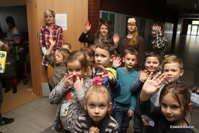 Miś Eryk na drodze (zdjęcia)