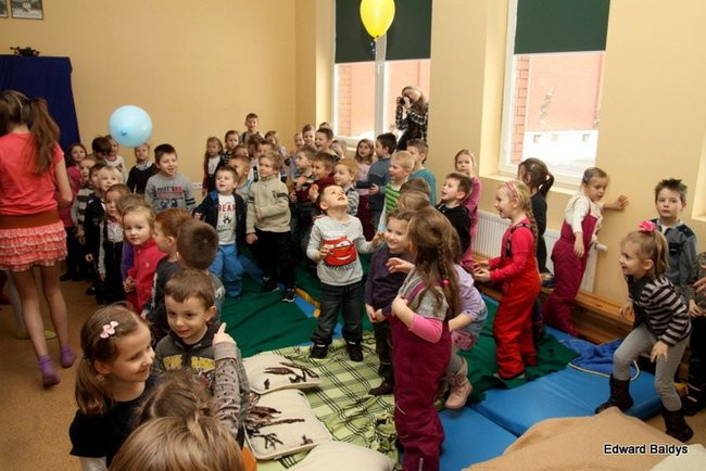 Miś Eryk na drodze (zdjęcia)