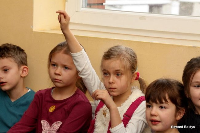 Miś Eryk na drodze (zdjęcia)